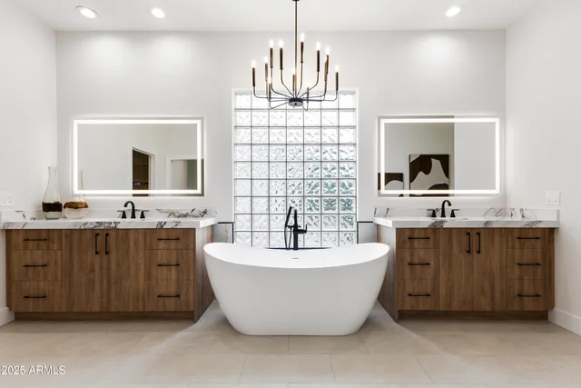 $2,291,000 | 27589 North 61st Place, Scottsdale, AZ 85266