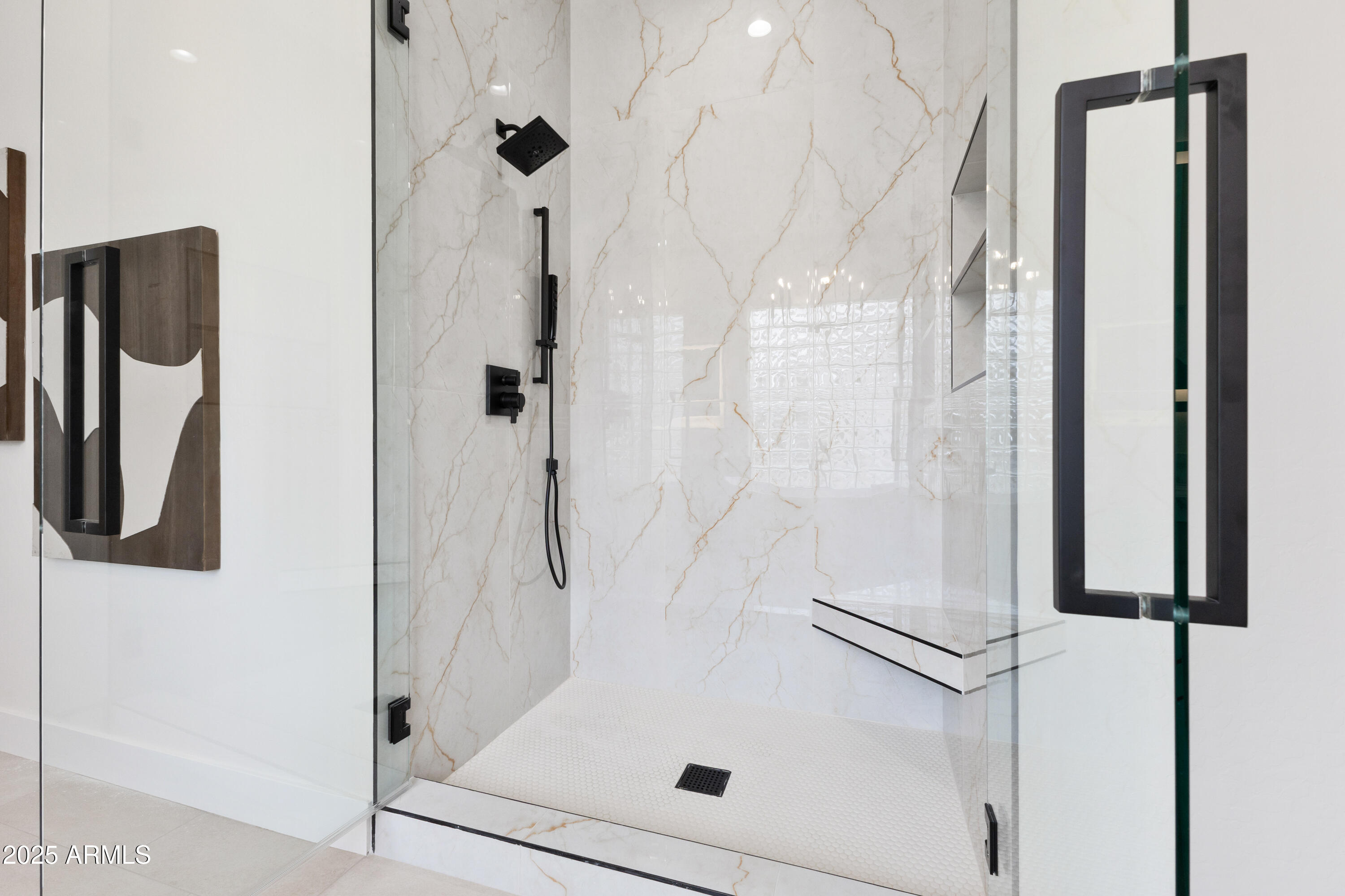 27589 North 61st Place Scottsdale, AZ 85266 - Photo 47 of 89 a bathroom with a bath tub