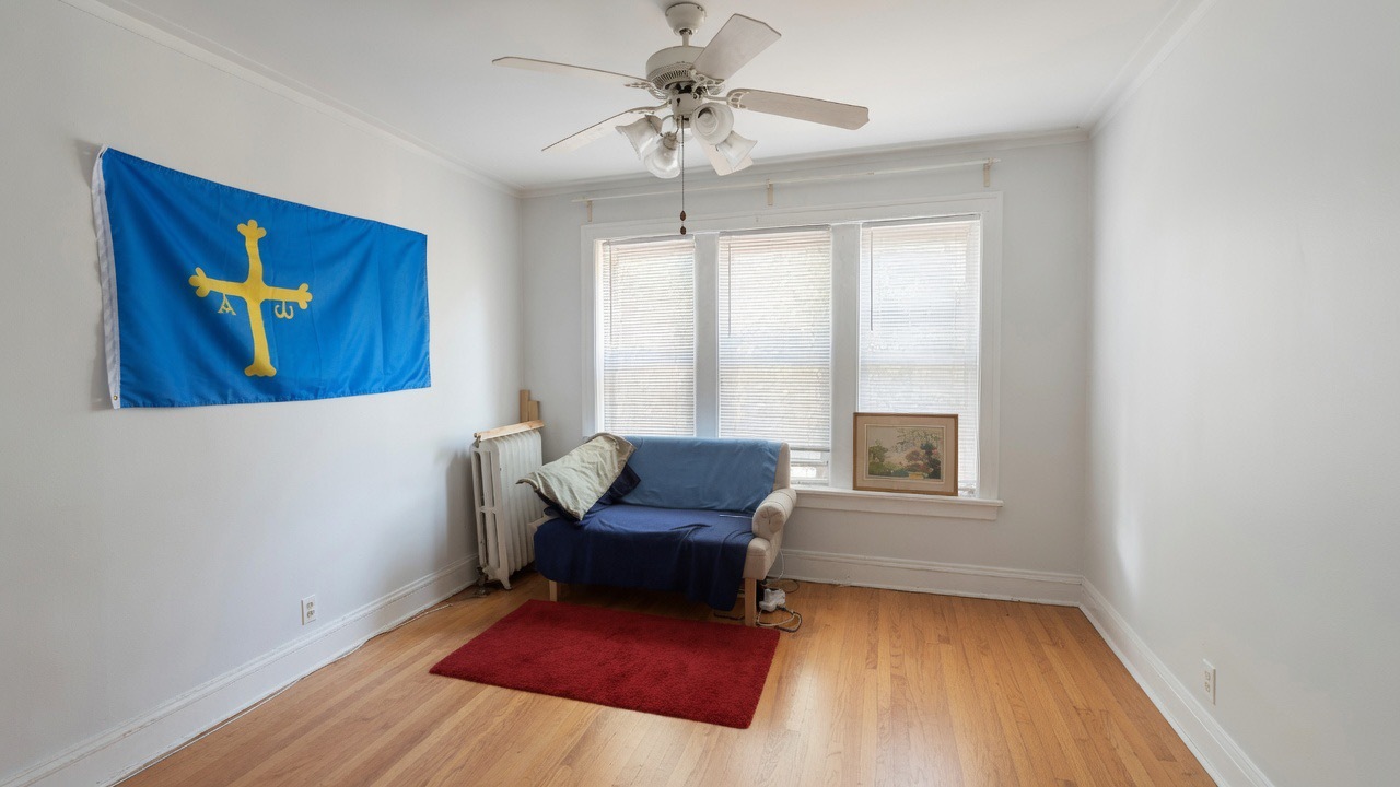 1222 West Victoria Street, Unit 2 Chicago, IL 60660 - Photo 3 of 9