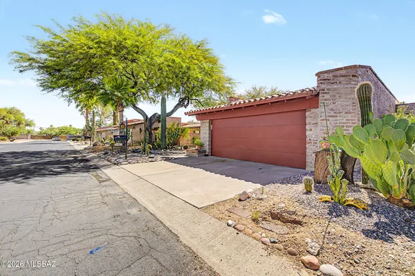 $359,900 | 8421 North Vía Tioga, Tucson, AZ 85704
