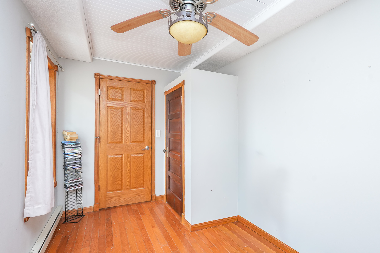 2821 Shadow Road Momence, IL 60954 - Photo 23 of 50 a view of a room with wooden floor and small space