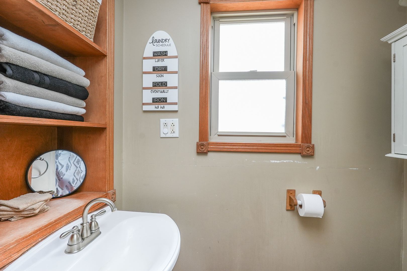 2821 Shadow Road Momence, IL 60954 - Photo 25 of 50 a bathroom with a sink mirror and window