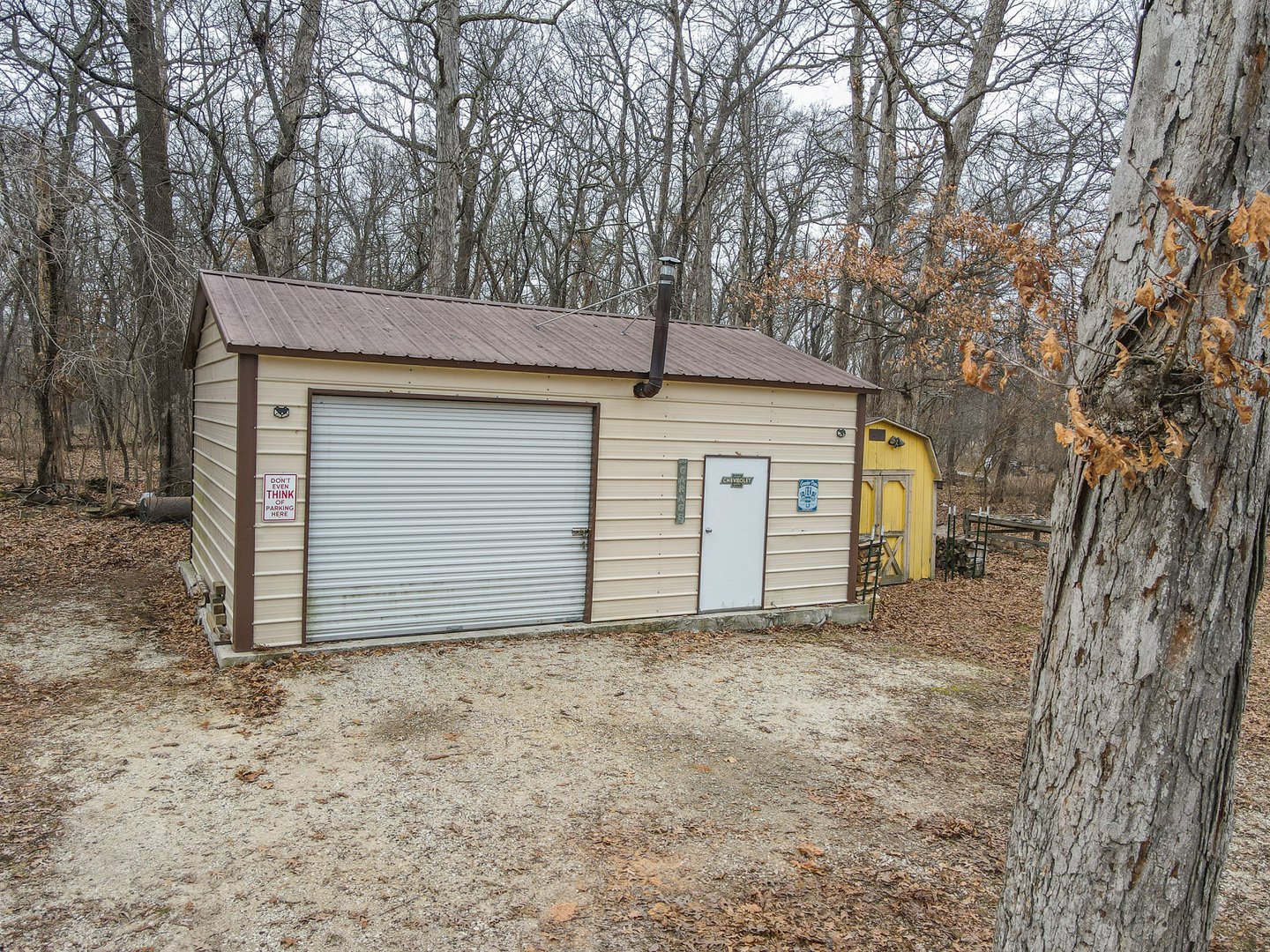2821 Shadow Road Momence, IL 60954 - Photo 28 of 50 a view of garage