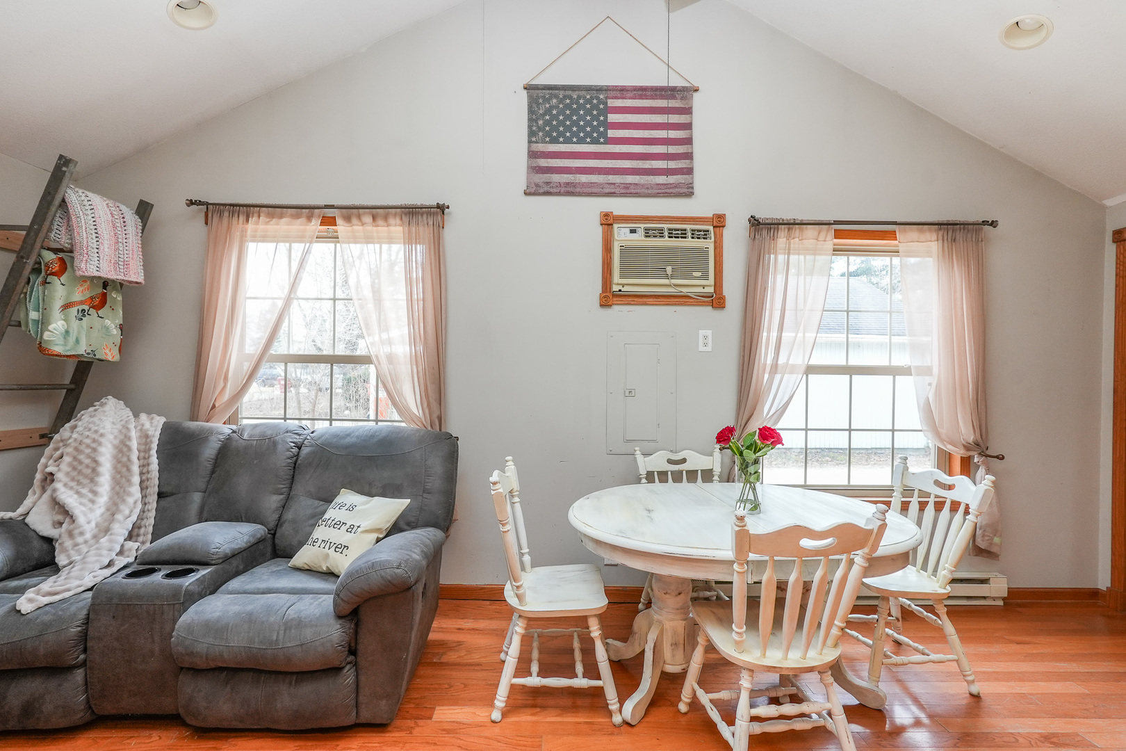 2821 Shadow Road Momence, IL 60954 - Photo 10 of 50 a living room with furniture and a window