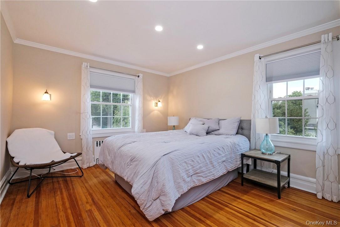 107 Lee Road Scarsdale, NY 10583 - Photo 15 of 31 Primary bedroom