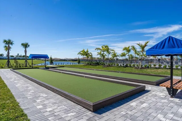 a view of a tennis court