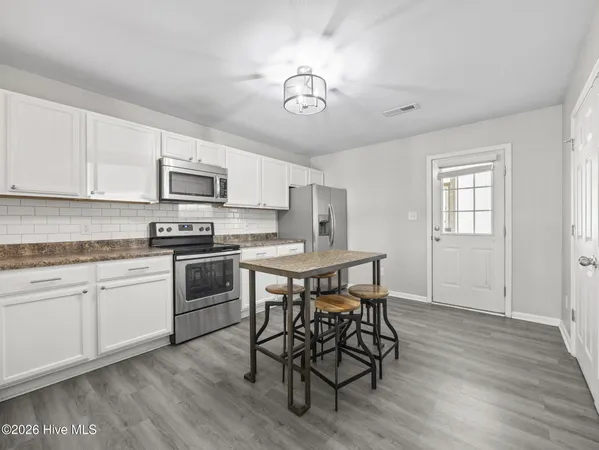 $1,350 | 409 Caldwell Loop, Jacksonville, NC 28546