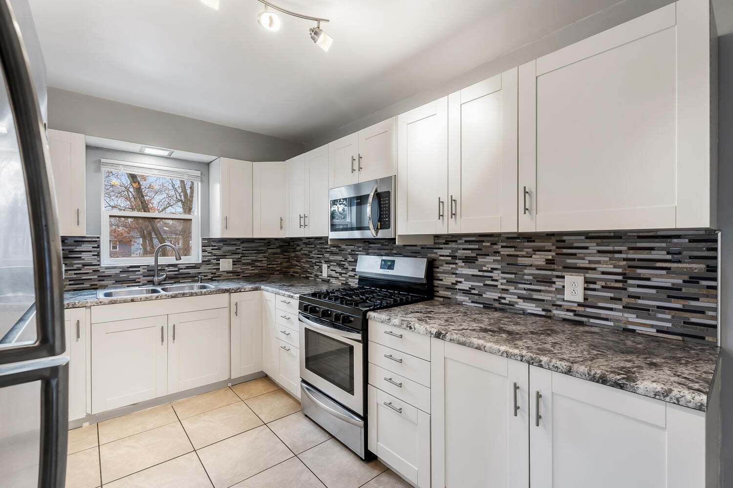 6400 Ash Avenue Gary, IN 46403 - Photo 9 of 35 1500x1000