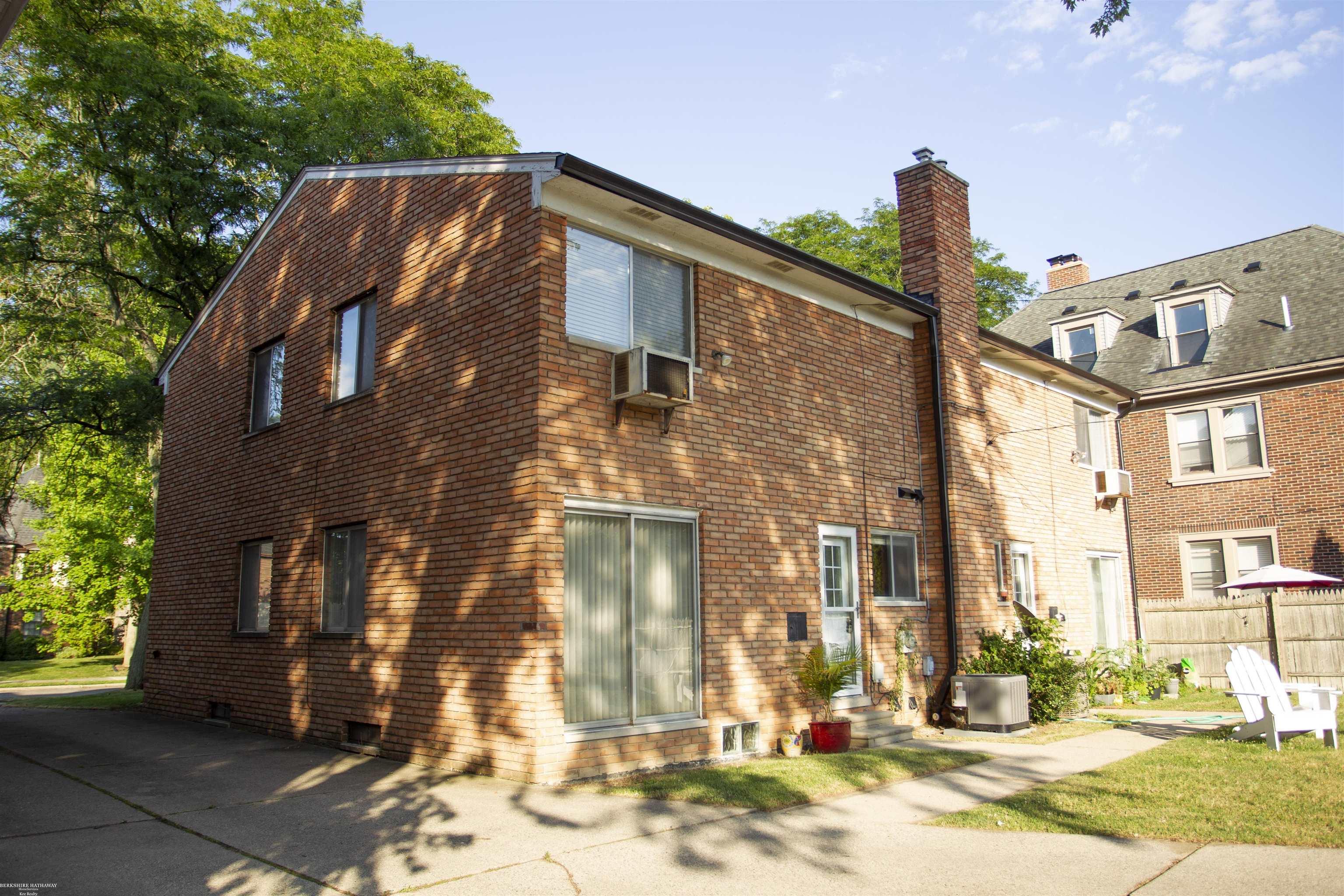 379 Neff Road Grosse Pointe, MI 48230 - Photo 54 of 63 50070950-53.JPG