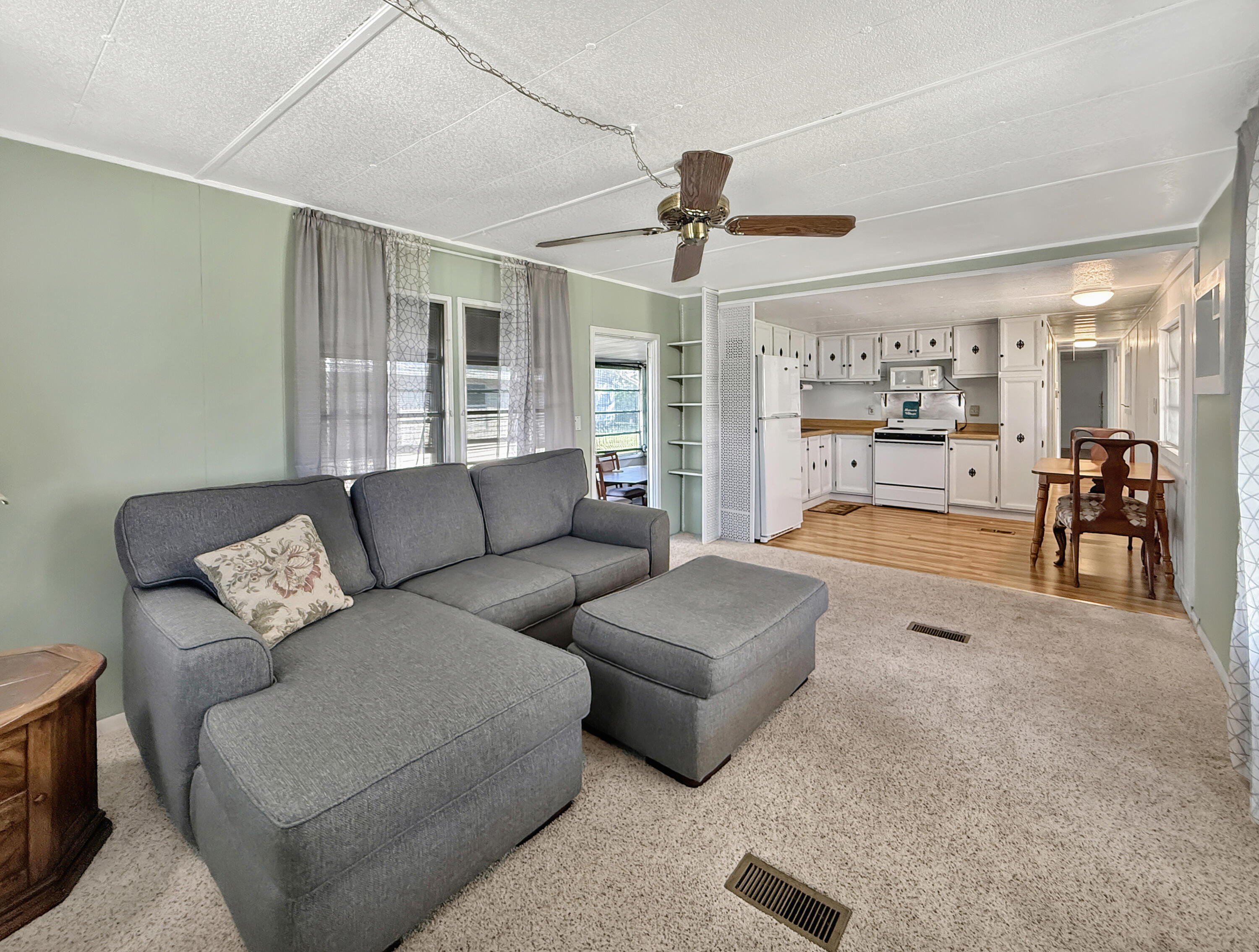 143 Southeast Easy Street Stuart, FL 34994 - Photo 10 of 25 304bd0337ac782ed4c47b1ebac1842248da6a2a7