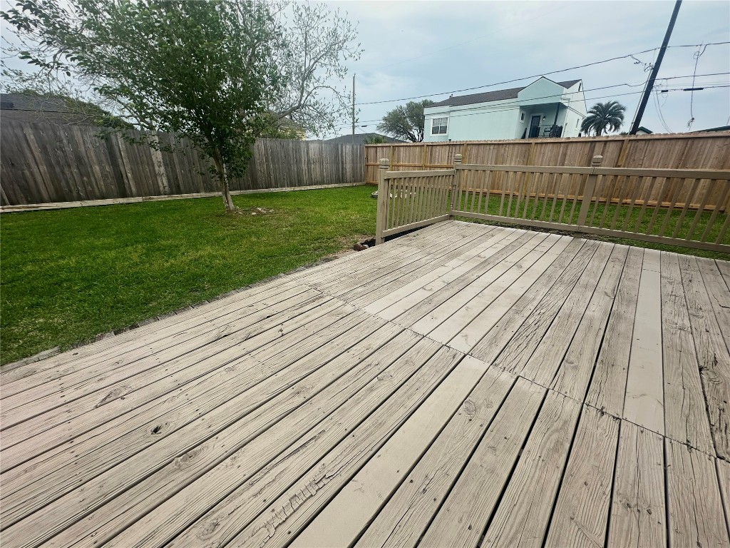 130 Bay Ridge Drive Baytown, TX 77523 - Photo 17 of 20 a view of a backyard