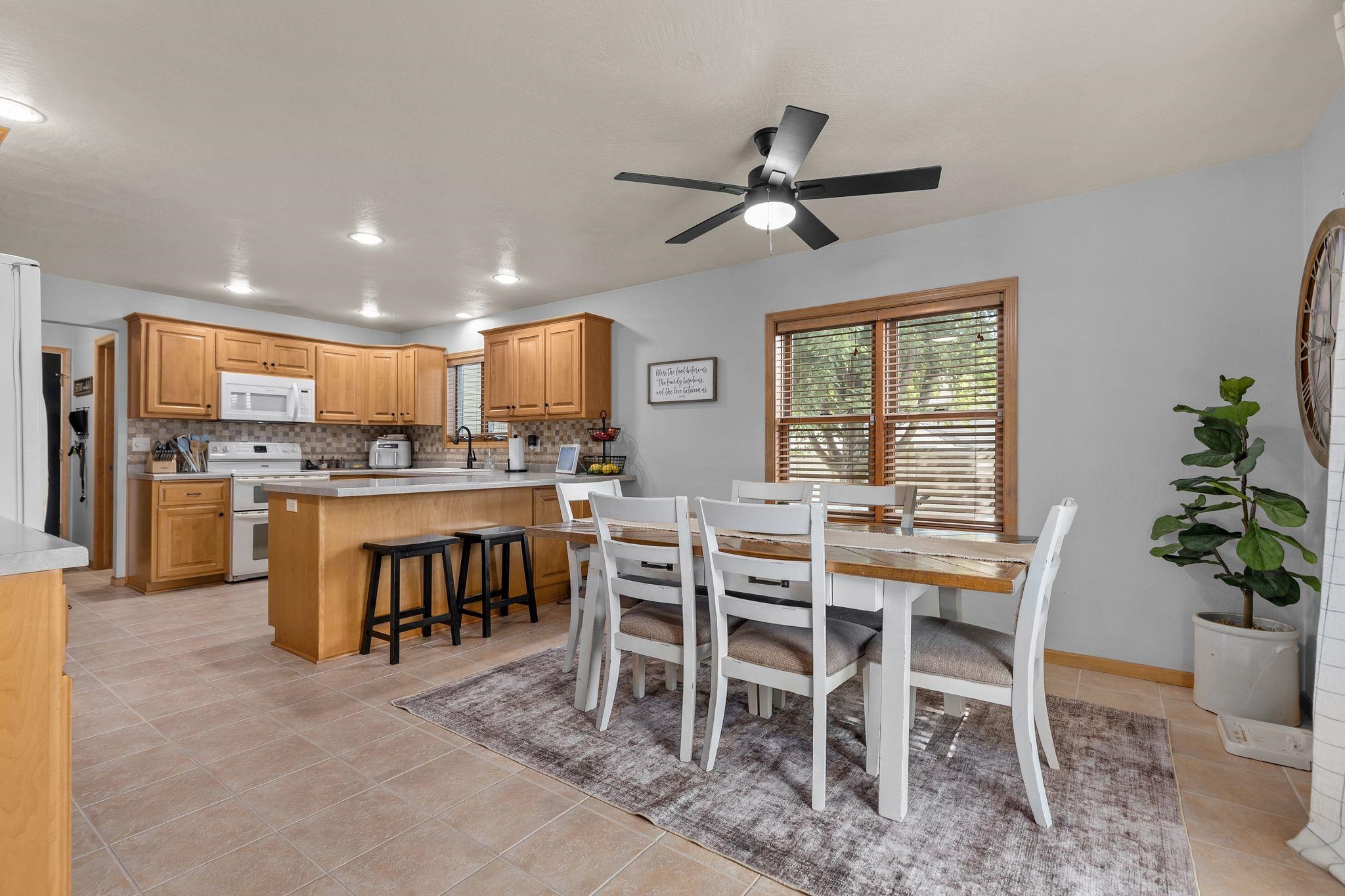W5546 Mutzy Way Appleton, WI 54915 - Photo 13 of 66