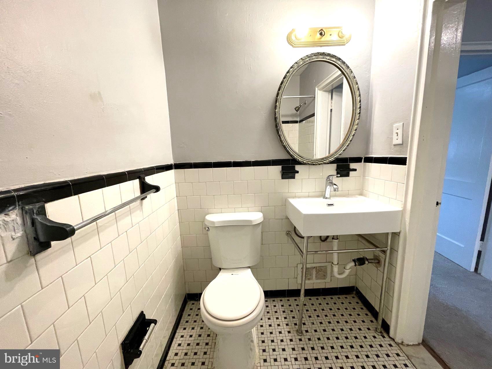 4103 Colborne Road Baltimore, MD 21229 - Photo 13 of 28 Bathroom