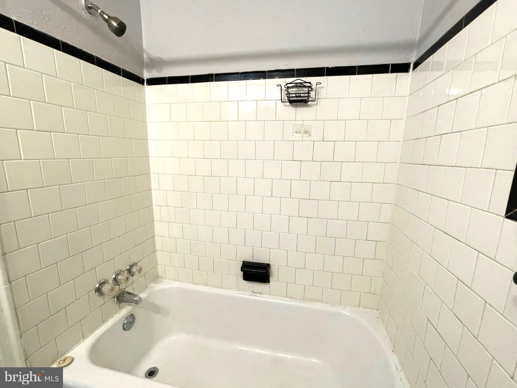 4103 Colborne Road Baltimore, MD 21229 - Photo 14 of 28 Bathroom