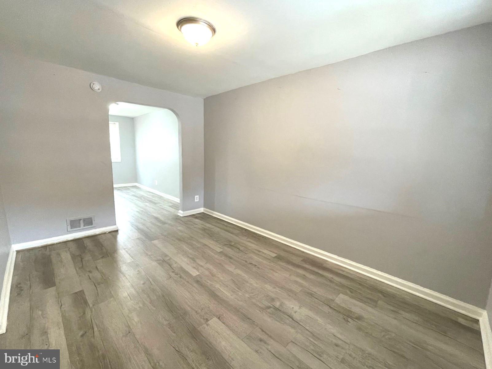 4103 Colborne Road Baltimore, MD 21229 - Photo 6 of 28 Living Room