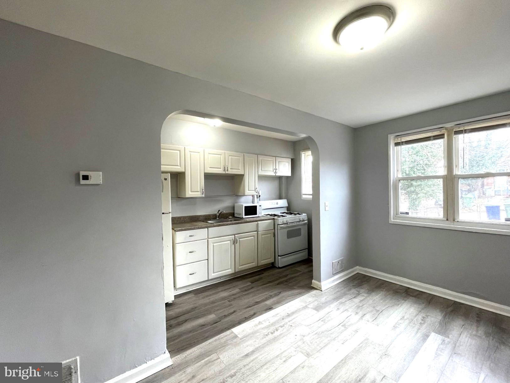 4103 Colborne Road Baltimore, MD 21229 - Photo 7 of 28 Kitchen and Dining