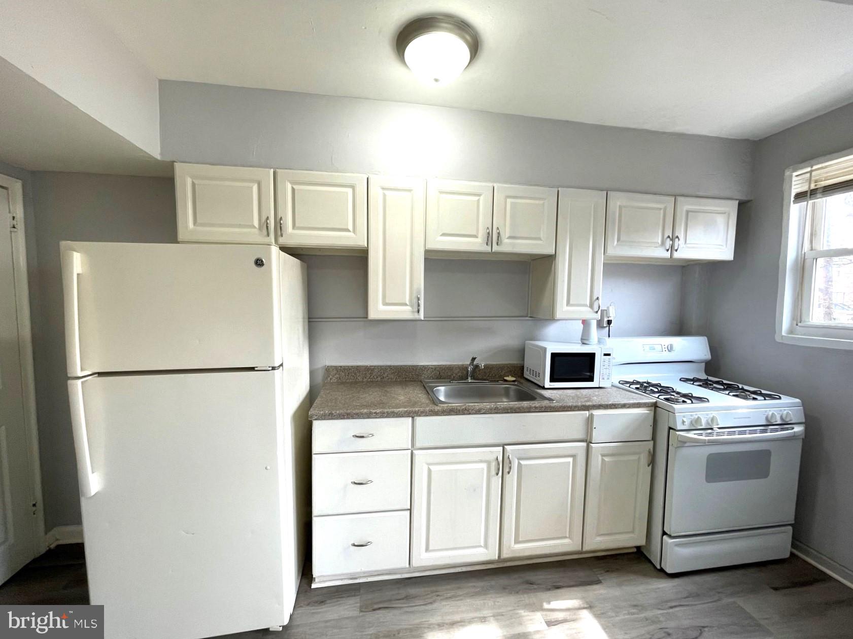 4103 Colborne Road Baltimore, MD 21229 - Photo 8 of 28 Kitchen