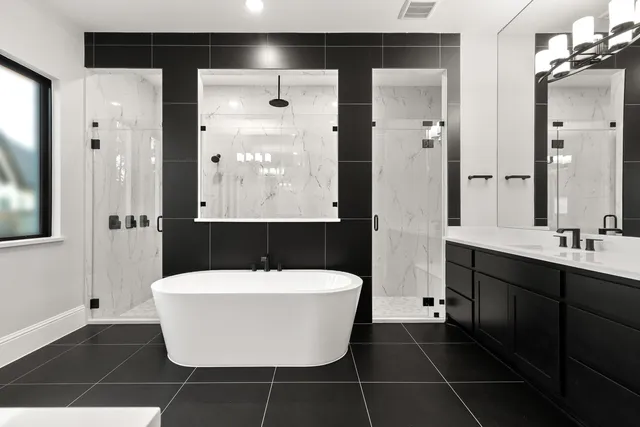 a view of empty room with window