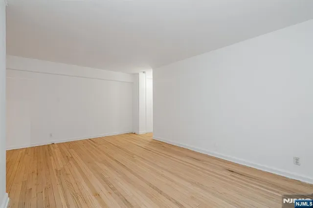 $225,000 | 3051 Edwin Avenue, Unit 1B, Fort Lee, NJ 07024