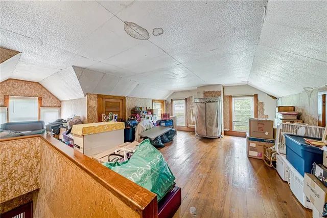 a view of a storage & utility room with washer and dryer