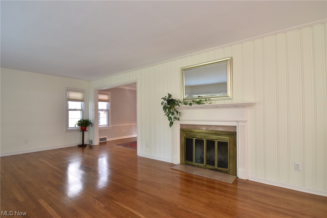 2295 Loyola Road Cleveland, OH 44118 - Photo 5 of 34