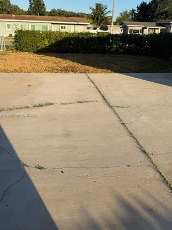 a view of an outdoor space