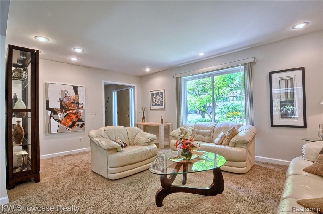 30654 High Valley Road Farmington, MI 48331 - Photo 13 of 43 Living_Room_2nd_View.jpg