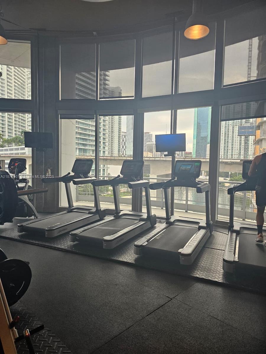 690 Southwest 1st Court, Unit 2515 Miami, FL 33130 - Photo 14 of 55