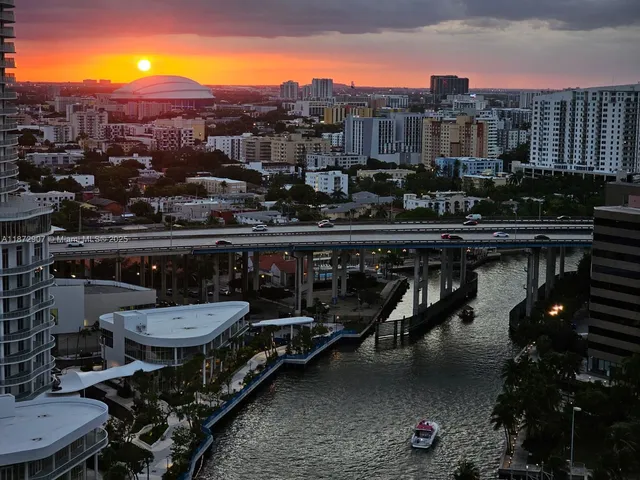 $464,700 | 690 Southwest 1st Court, Unit 2515, Miami, FL 33130