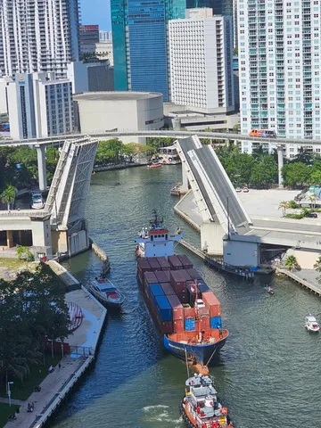 $464,700 | 690 Southwest 1st Court, Unit 2515, Miami, FL 33130