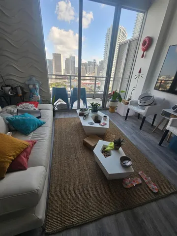 $464,700 | 690 Southwest 1st Court, Unit 2515, Miami, FL 33130