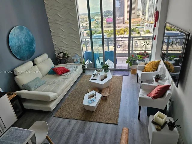 $464,700 | 690 Southwest 1st Court, Unit 2515, Miami, FL 33130