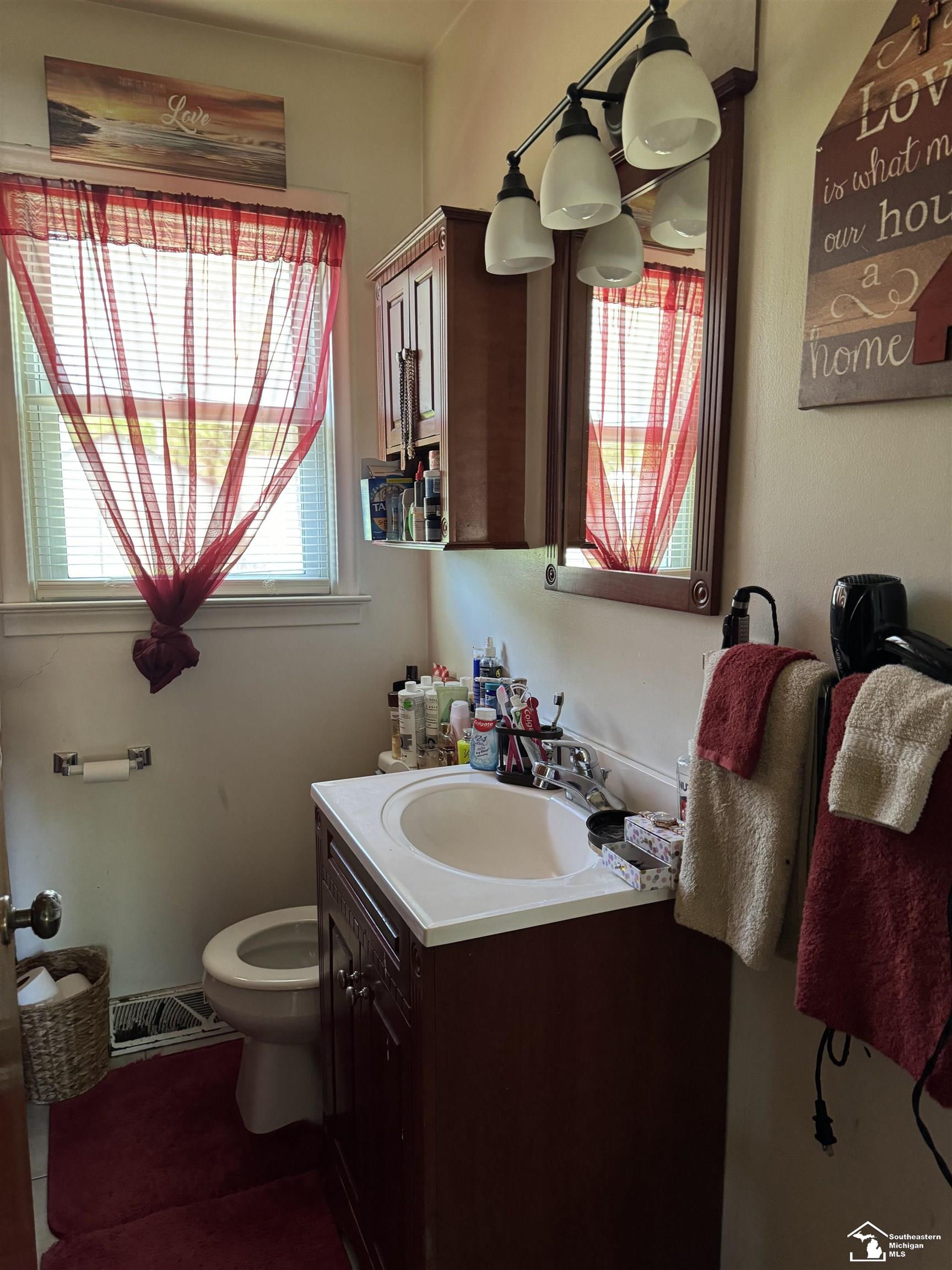 14668 Allen Road Taylor, MI 48180 - Photo 9 of 28 50141076-410e5584-1ad2-4d57-a8eb-1f469d546b47.JPG