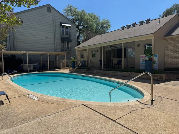 $1,400 | 2300 Nacogdoches Road, Unit 215D, San Antonio, TX 78209