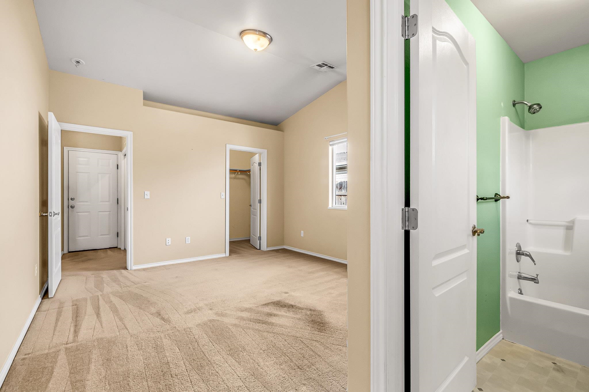 476 Ridge Lane Grand Junction, CO 81504 - Photo 9 of 22 a view of a bathroom with a bathroom