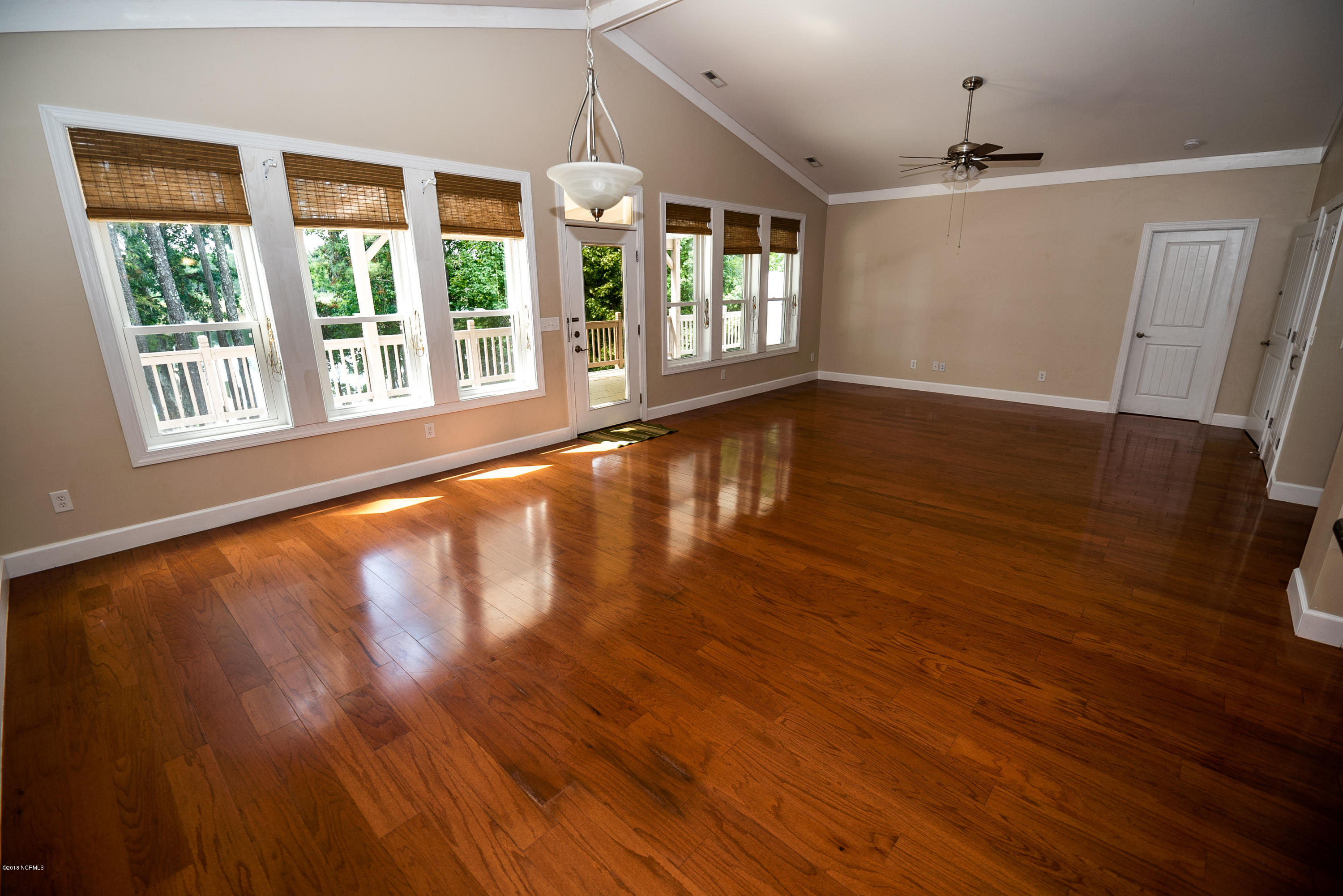 5122 Bucco Reef Road New Bern, NC 28560 - Photo 4 of 45 Spacious Living Area