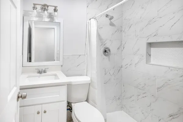 $2,190 | 3234 Berry Street, Houston, TX 77004