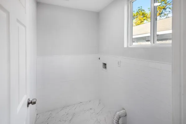 $2,190 | 3234 Berry Street, Houston, TX 77004