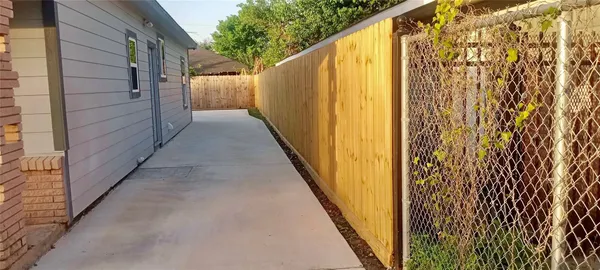 $2,190 | 3234 Berry Street, Houston, TX 77004