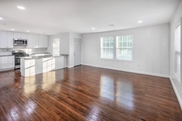 $2,190 | 3234 Berry Street, Houston, TX 77004