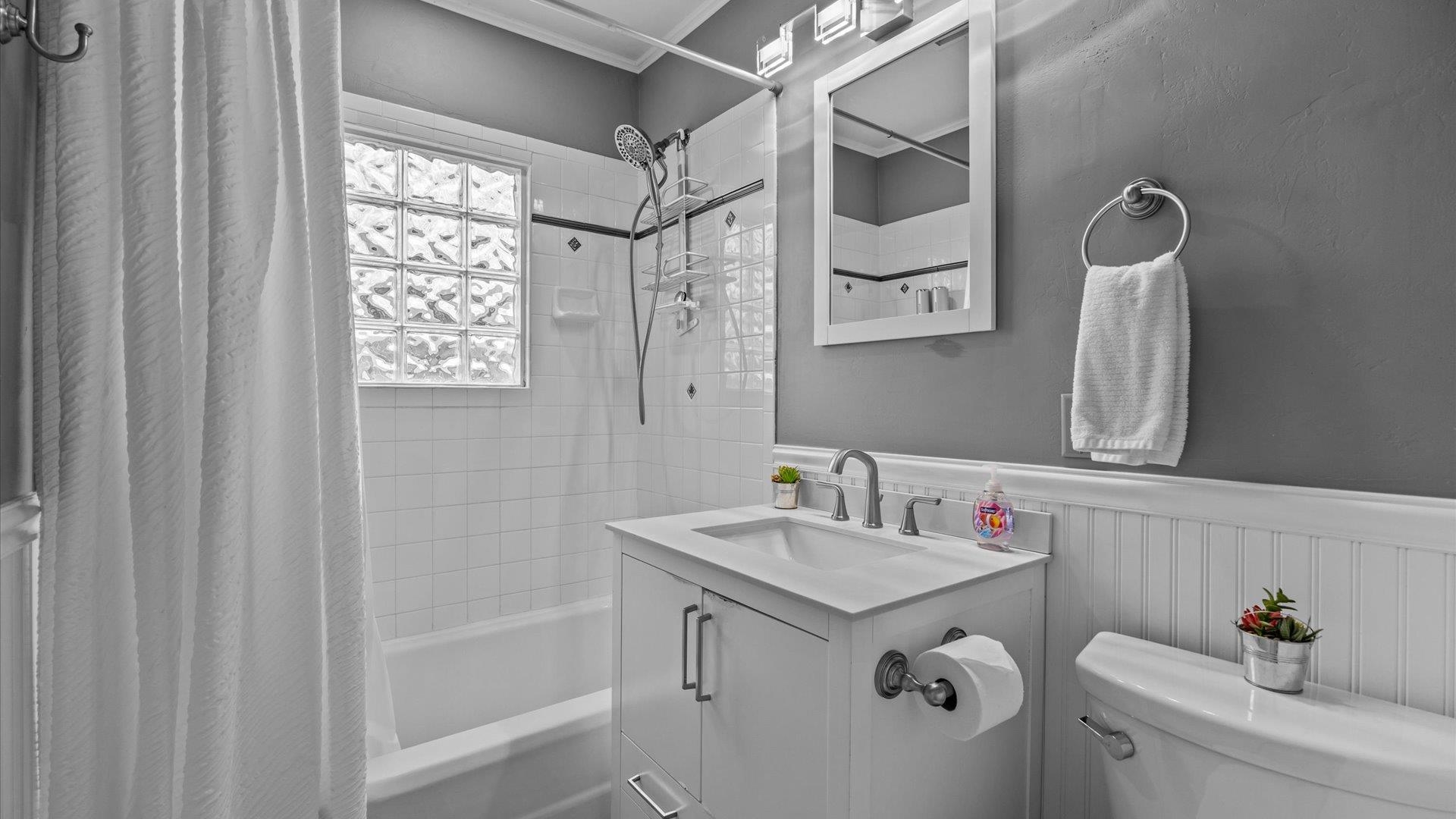 829 East Aspen Avenue Fruita, CO 81521 - Photo 12 of 27 a bathroom with a sink and a mirror