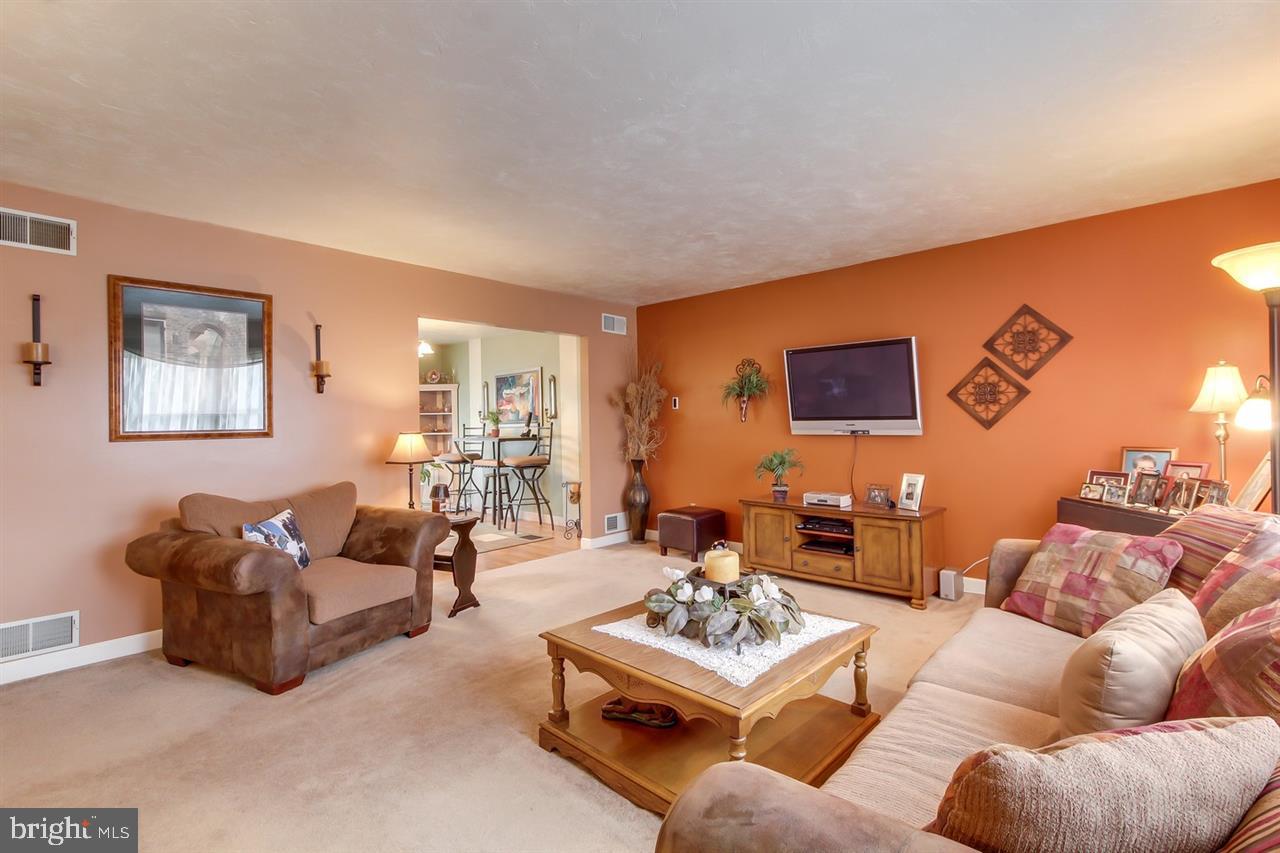 1311 Toann Road York, PA 17403 - Photo 3 of 27 Gallery Image 3