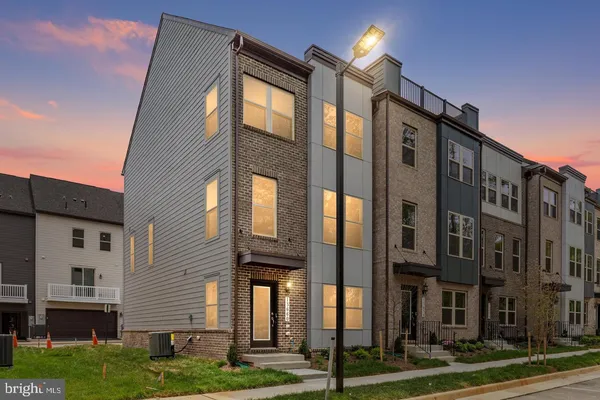 $3,395 | 13660 Cobble Loop, Woodbridge, VA 22193