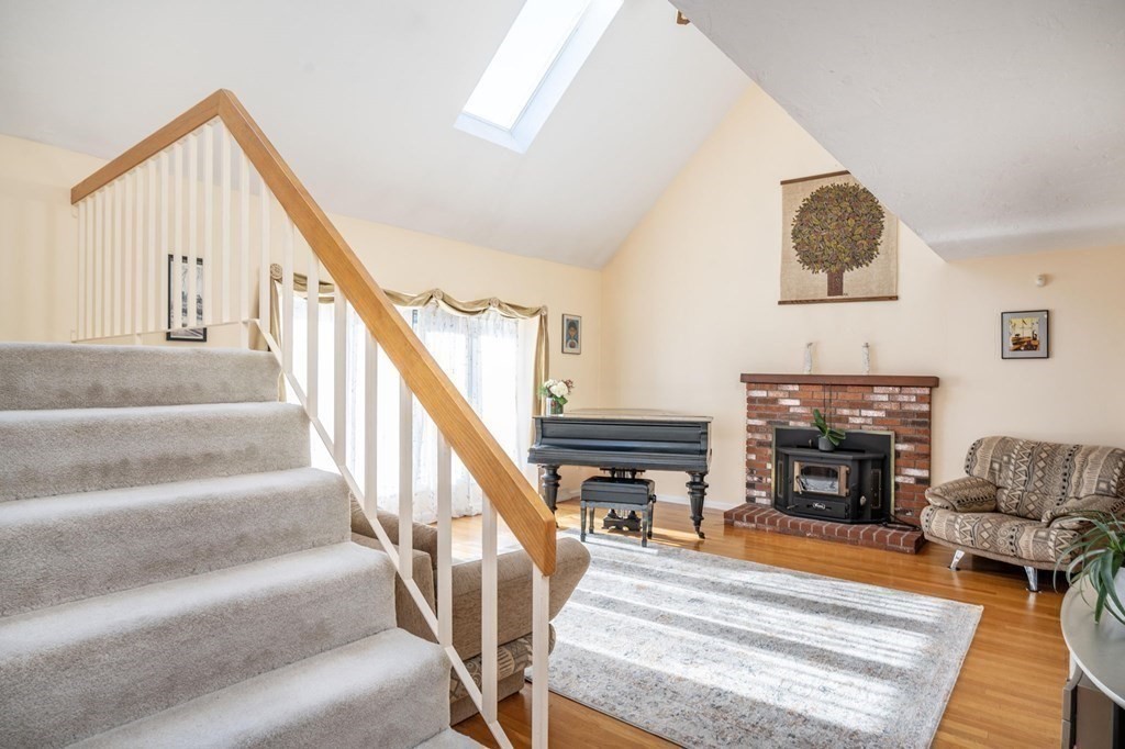 25 Sandy Ridge Road Stoughton, MA 02072 - Photo 7 of 42