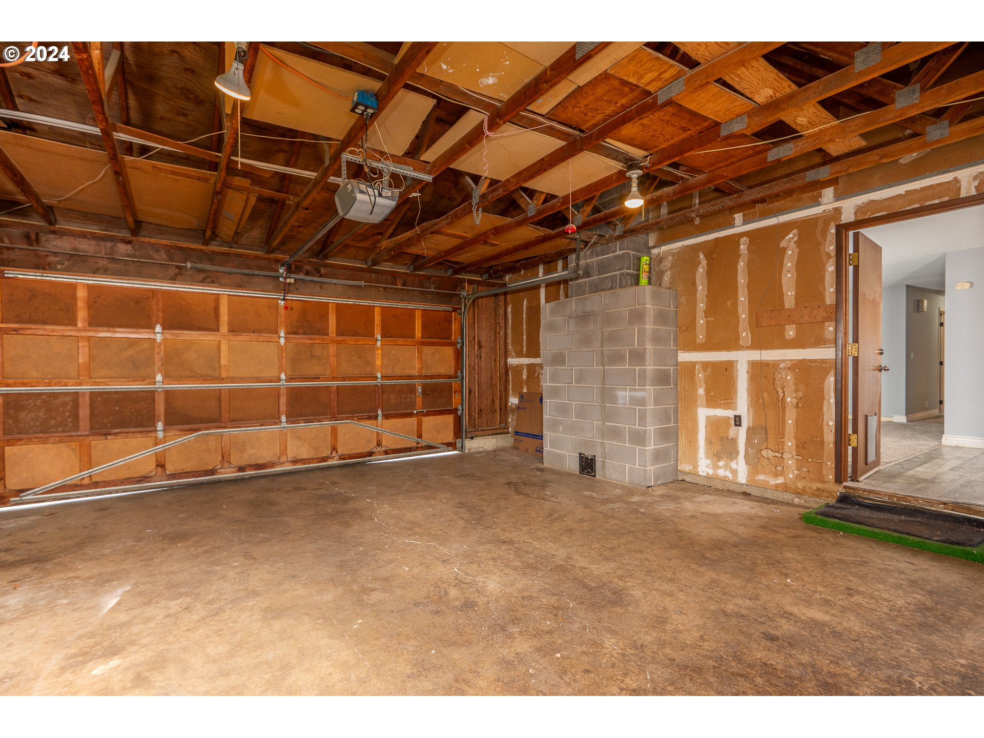 325 South R Street Cottage Grove, OR 97424 - Photo 9 of 31 Gallery Image 9