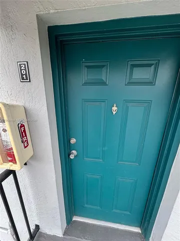 $2,400 | 7195 Northwest 179th Street, Unit 201, Hialeah, FL 33015
