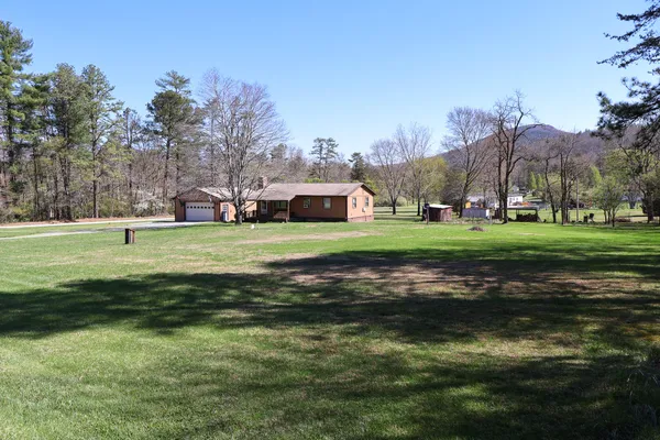 $199,000 | 3742 Paint Bank Road, New Castle, VA 24127