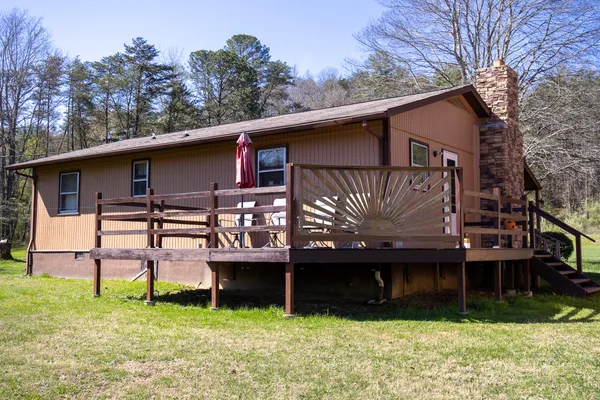 $199,000 | 3742 Paint Bank Road, New Castle, VA 24127