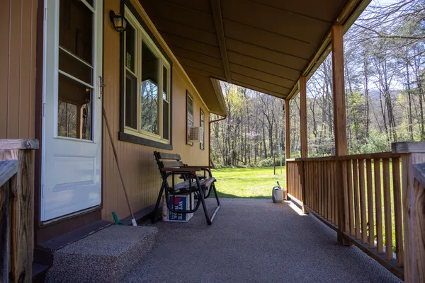 $199,000 | 3742 Paint Bank Road, New Castle, VA 24127