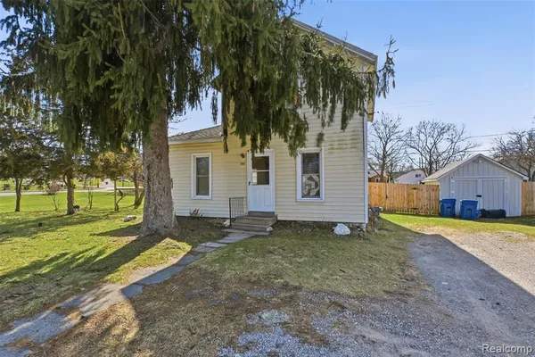 $257,000 | 532 East Broad Street, Linden, MI 48451